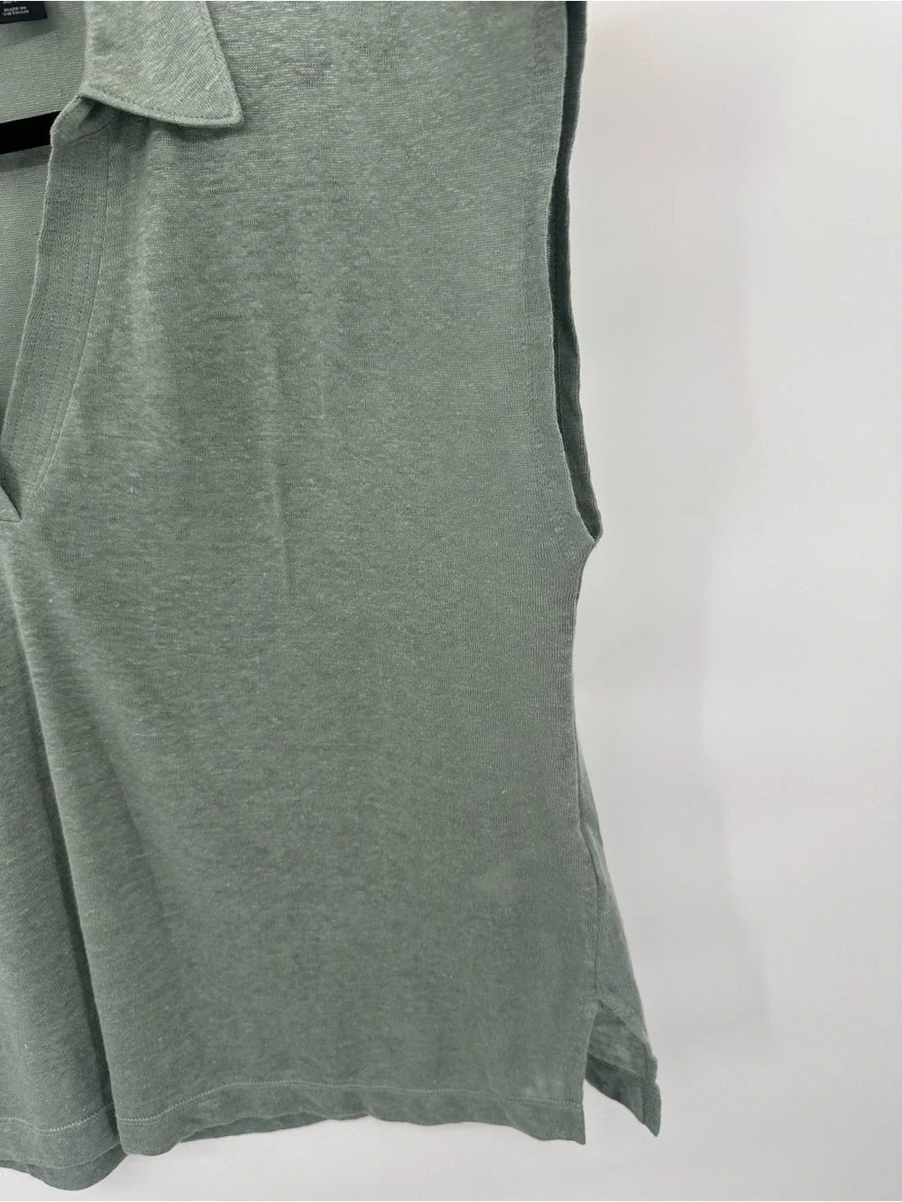 Tahari 100% Linen Sage Green Collared V-Neck Top Women's Large Lightweight 1169